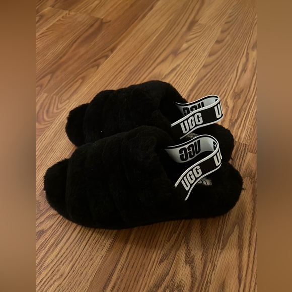 UGG Fluff Yeah slide flat sandals in black size 8 - Picture 2 of 4